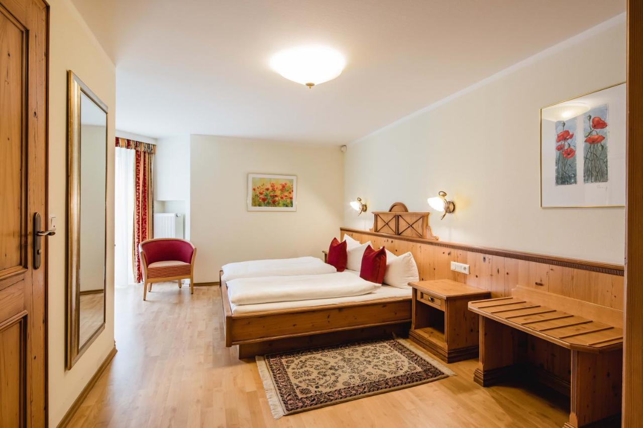 Hotel Bayrischer Loewe Osterhofen Kültér fotó