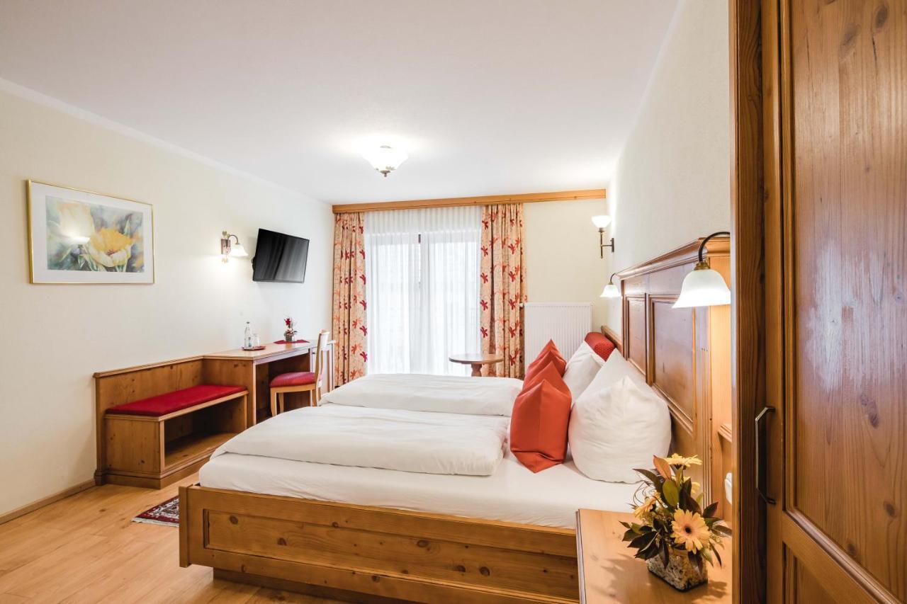 Hotel Bayrischer Loewe Osterhofen Kültér fotó