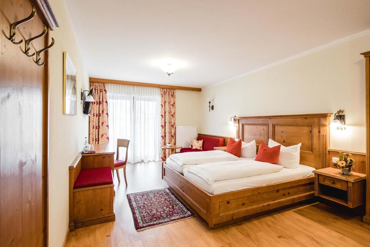 Hotel Bayrischer Loewe Osterhofen Kültér fotó