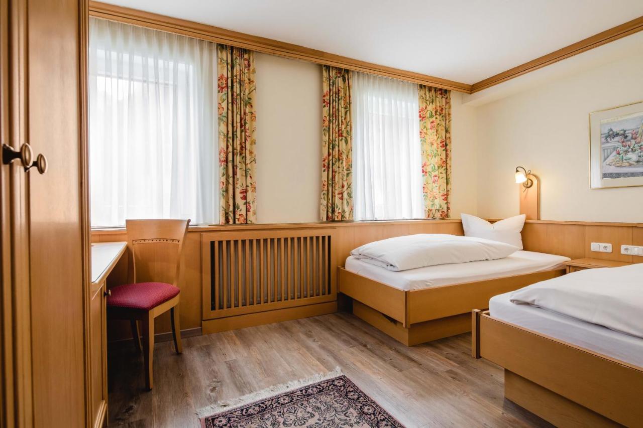 Hotel Bayrischer Loewe Osterhofen Kültér fotó
