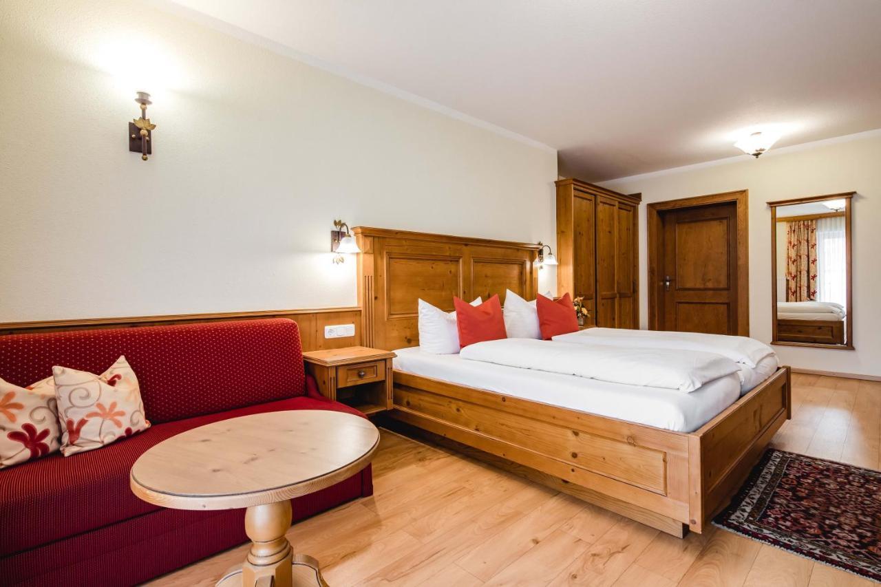 Hotel Bayrischer Loewe Osterhofen Kültér fotó