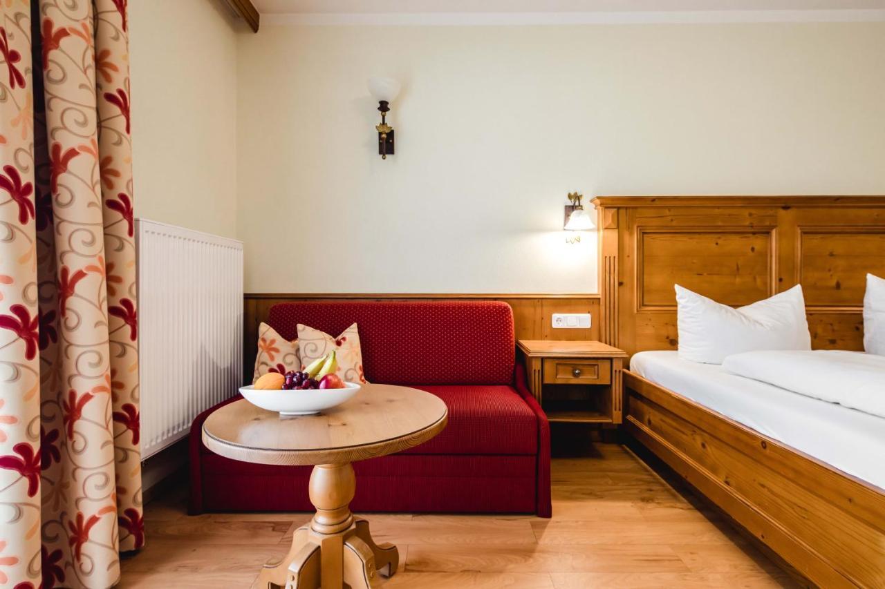 Hotel Bayrischer Loewe Osterhofen Kültér fotó