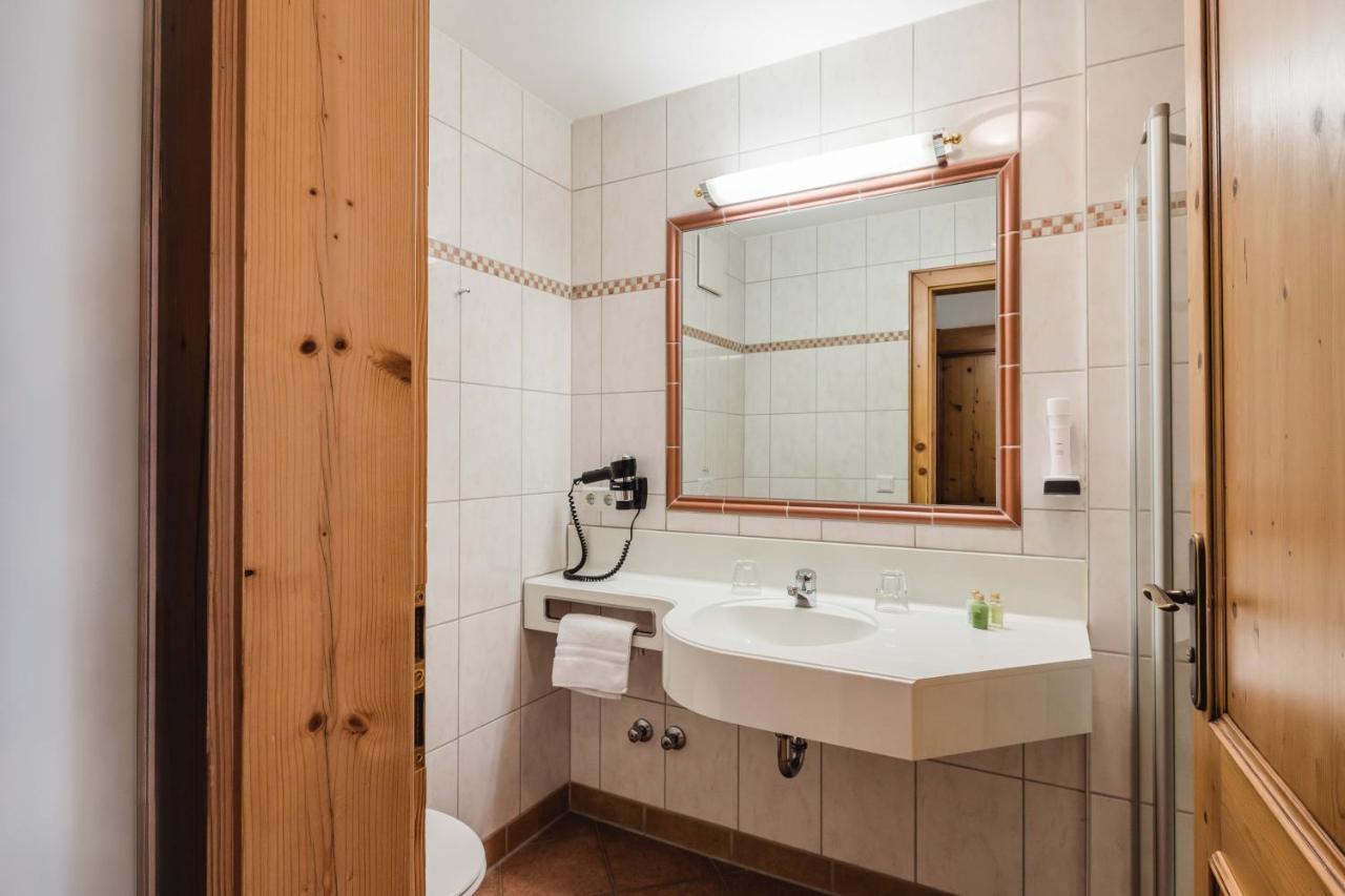 Hotel Bayrischer Loewe Osterhofen Kültér fotó