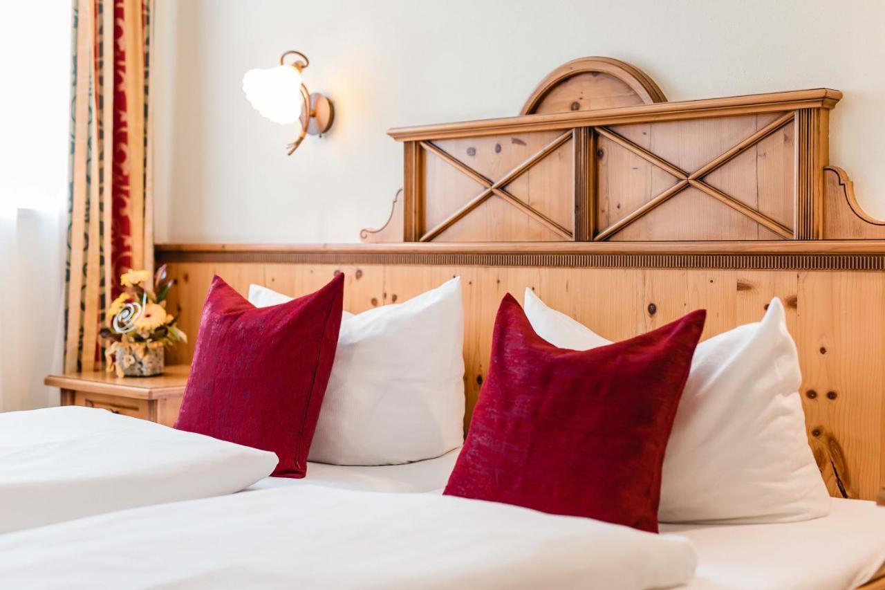 Hotel Bayrischer Loewe Osterhofen Kültér fotó