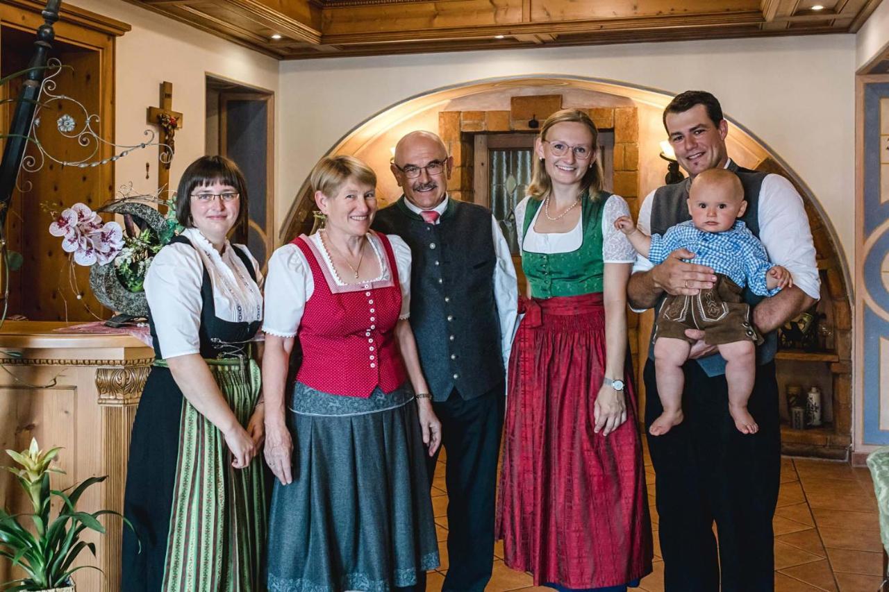 Hotel Bayrischer Loewe Osterhofen Kültér fotó