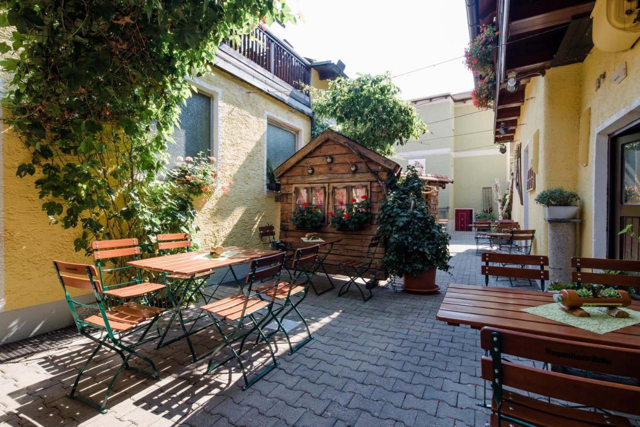 Hotel Bayrischer Loewe Osterhofen Kültér fotó