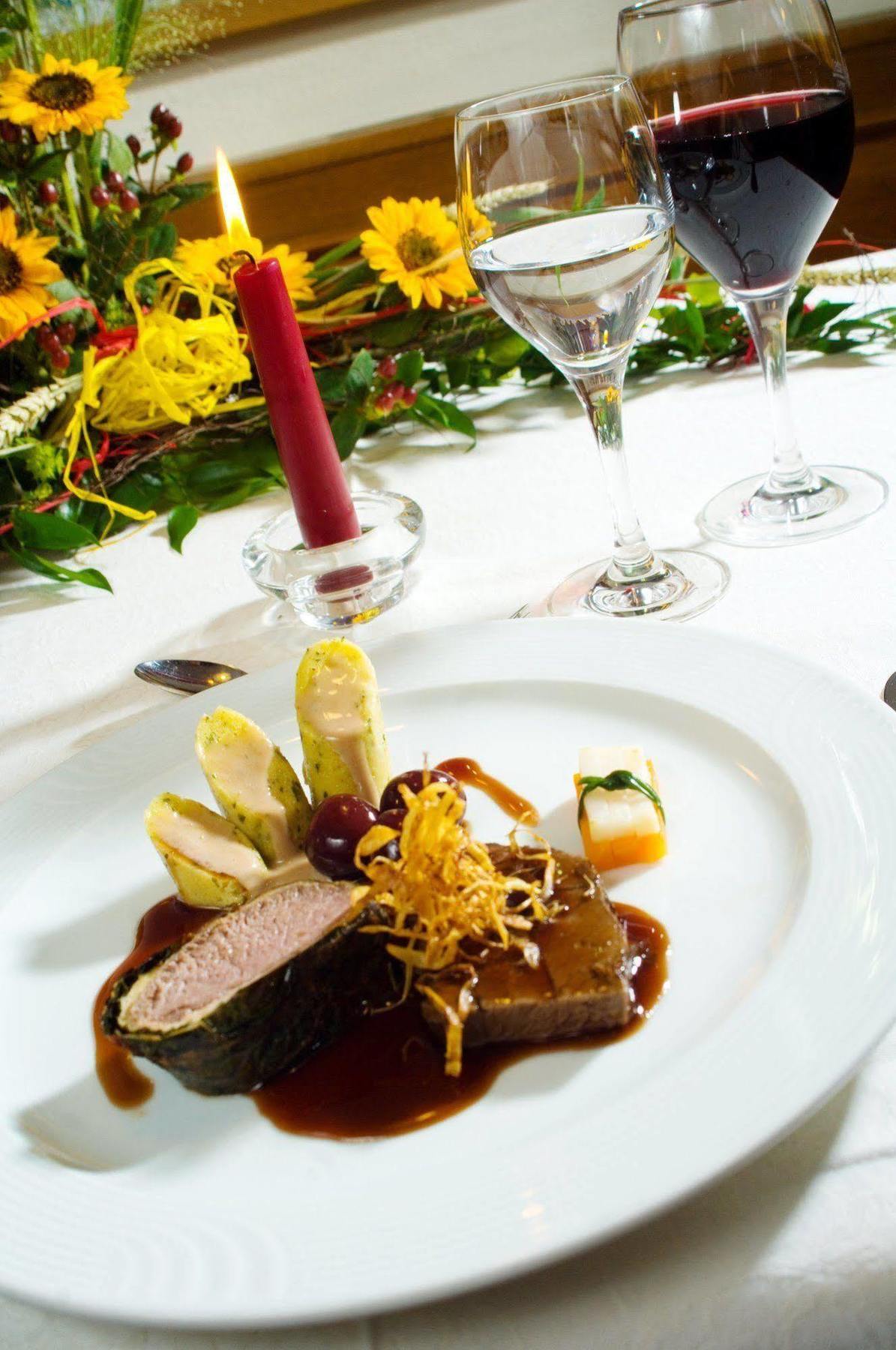 Hotel Bayrischer Loewe Osterhofen Kültér fotó