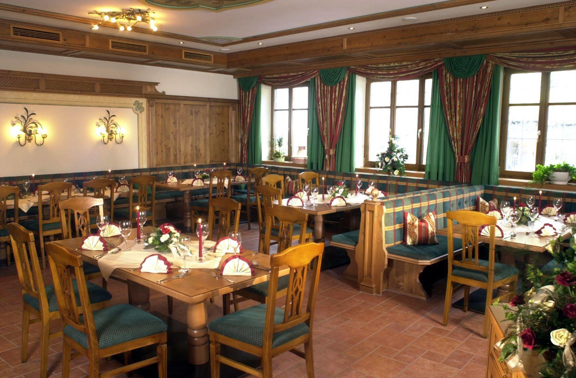 Hotel Bayrischer Loewe Osterhofen Kültér fotó