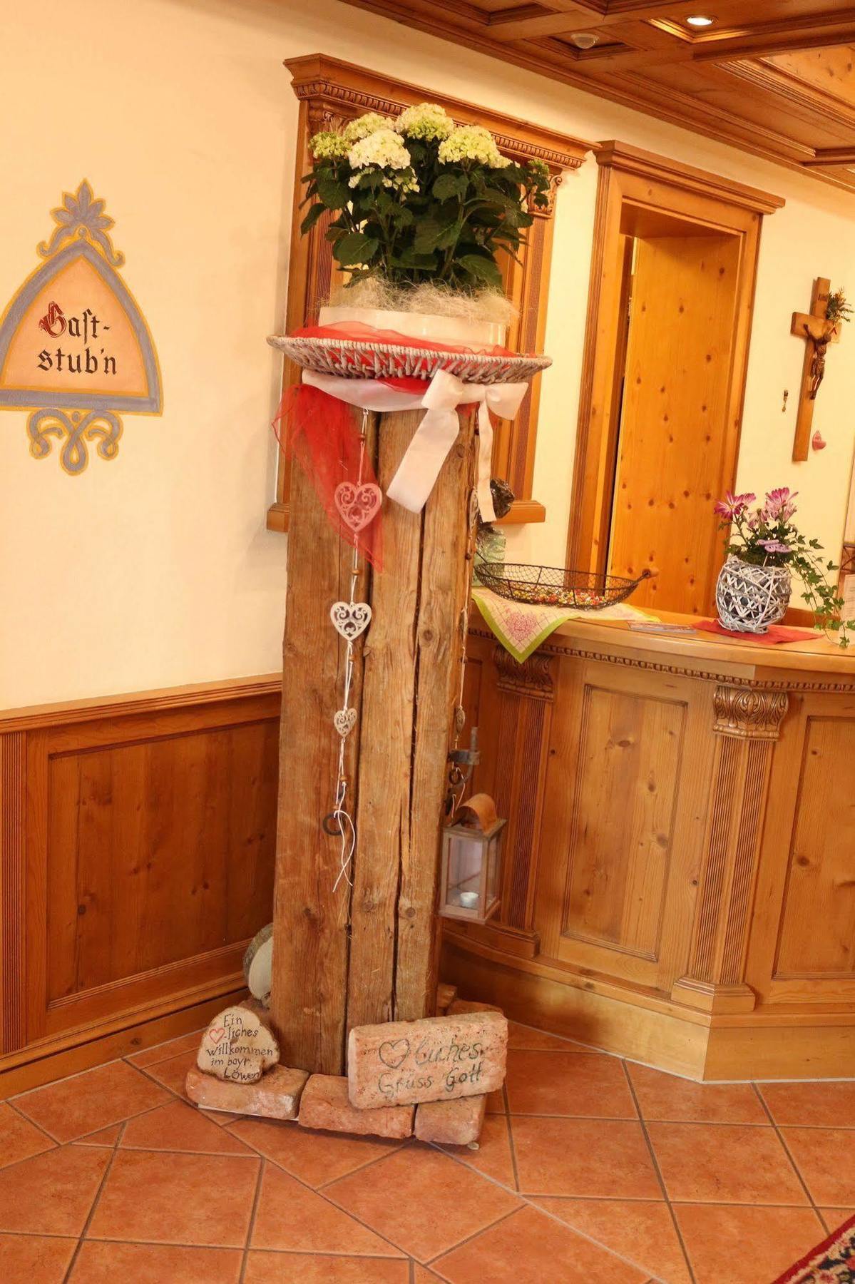 Hotel Bayrischer Loewe Osterhofen Kültér fotó