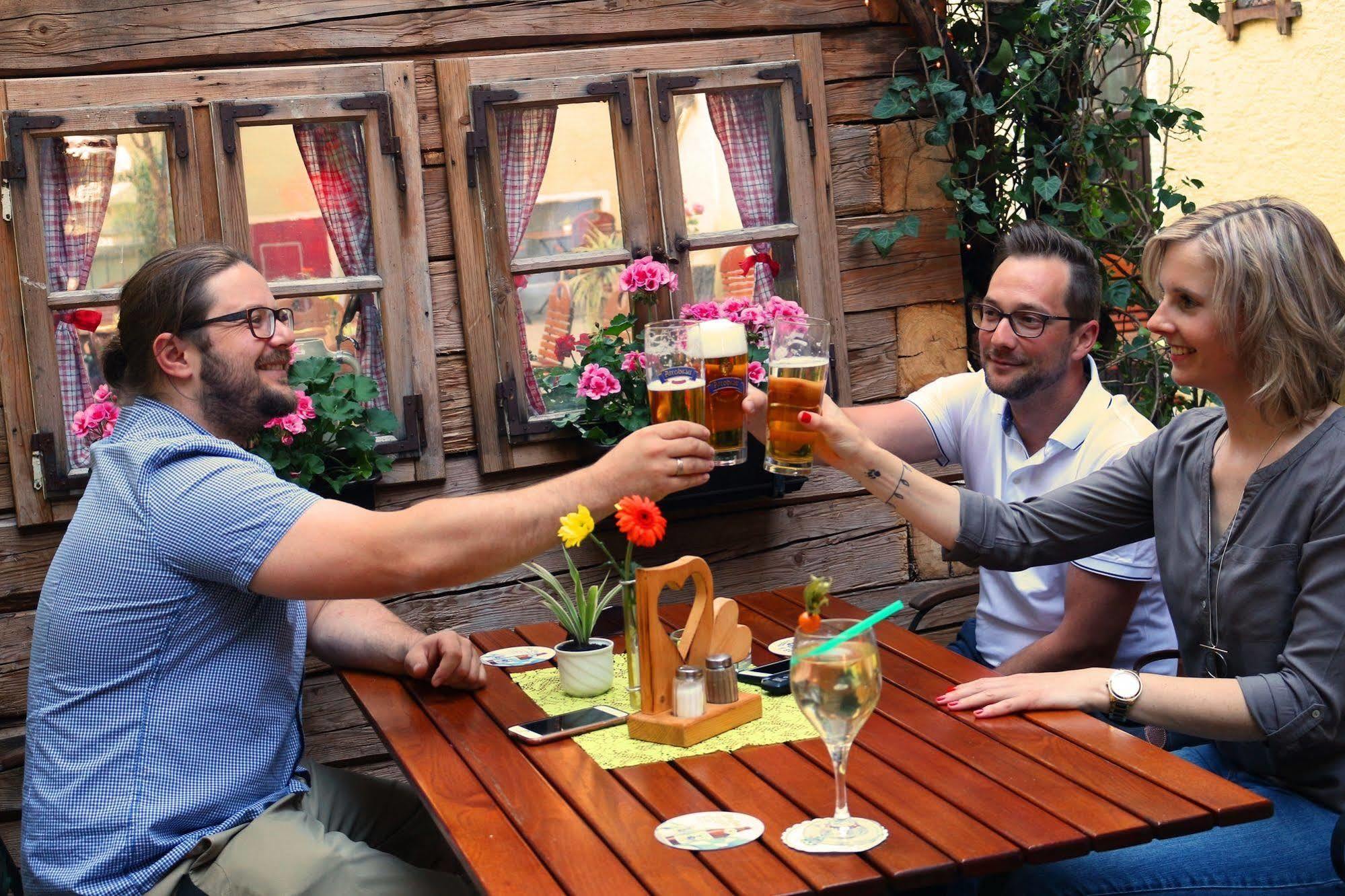 Hotel Bayrischer Loewe Osterhofen Kültér fotó